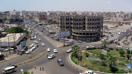 مسلحان يستقلان دراجة نارية يغتالان ضابطا في عدن