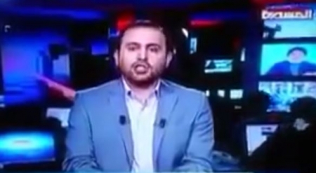 فيديو: مذيع يمني يتلو خبر مقتل شقيقه