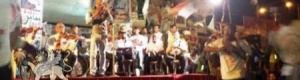 الفرقة الفنية التابعة لخيمة الثقافة والمبدعين تحيي حفلاً فنياً بساحة الاعتصام