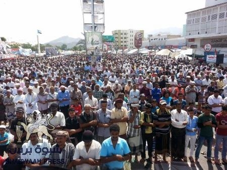 خطيب ساحة الاعتصام الجنوبي بعدن:يشبه الاحتلال اليمني بالاحتلال الفرنسي ويقول سوف تنتصر ثورتنا كما انتصرت ثورة المليون شهيد