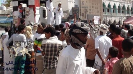 أبناء المكلا بصوت واحد فداك ابي وامي يا رسول الله