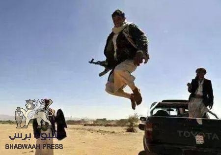 قيادي في أنصارالله يؤكد سيطرة اللجان الشعبية على جبل النهدين ومغادرة جنود حماية الرئاسة