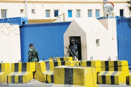 ترتيبات لمشهد سياسي جديد في اليمن..أنصار الله يسيطرون على القصر الرئاسي