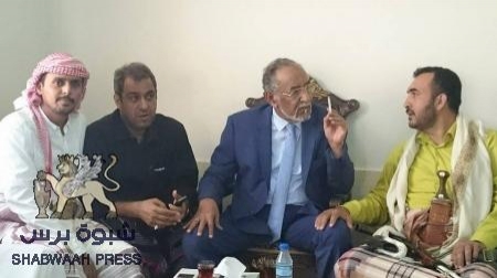 وصول السيد عبدالرحمن الجفري الى مطار خورمكسر ظهر اليوم