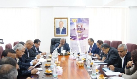 وزير حضرمي يكشف سبب حصار الوزراء من قبل مليشيات الحوثي بصنعاء