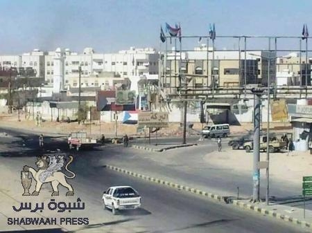 اصابة عنصرين من رجال اللجان الشعبية في هجوم مسلح بمدينة عتق بشبوه