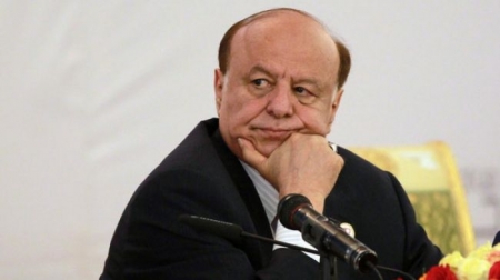 خمسة من قادة الأحزاب اليمنية في منزل هادي لإقناعه بالعدول عن استقالته