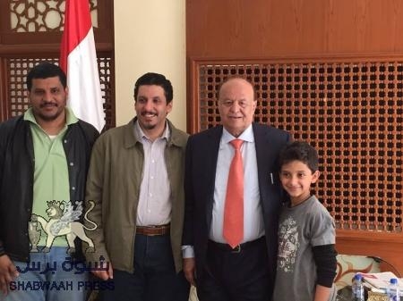 بأقلامهم : الرئيس هادي، الذي خذلَه القاصي والداني ..