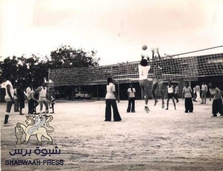 بأقلامهم : في ظل الأوضاع المثيرة للغثيان والتقيؤ.. ( الجلاء 79).. أعضاؤها يجمعهم رب وقلب وواتس أب