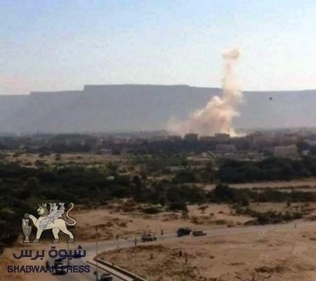 انفجار عبوتين ناسفتين بالقرب من مبنى البحث الجنائي ونقطة تابعة للجيش بسيؤن