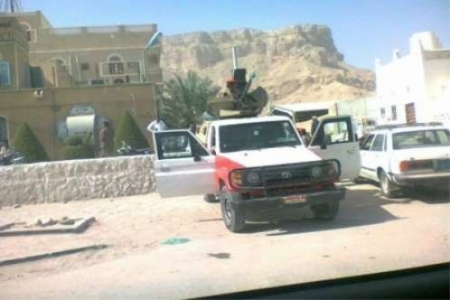 اصابة (7) جنود ومواطن في اشتباكات مع القاعدة بسيئون .