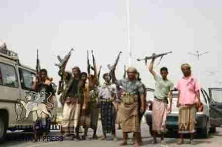 استمرار الاشتباكات في عدن والأمن المركزي يفشل في اعتقال قائد اللجان الشعبية في معسكر النصر