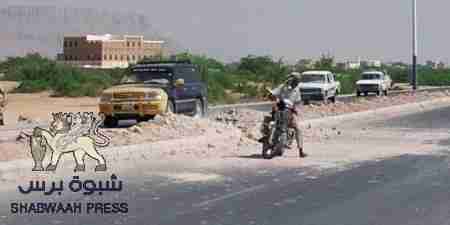 جرح جنديين في تفجير استهدف دورية عسكرية وانفجارات في سيئون