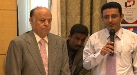 الرئيس هادي لم يغادر دار الرئاسة في معاشيق لحظة قصف الطائرة