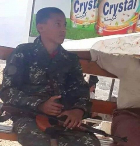 ناشطون ينشرون صور لأطفال في صفوف الحوثيين