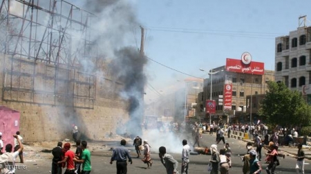 الحوثيون يواجهون الاحتجاجات ضدهم بالرصاص في مدينة تعز