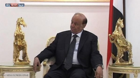 الرئيس هادي يغادر عدن الى شرم الشيخ بحماية سعودية