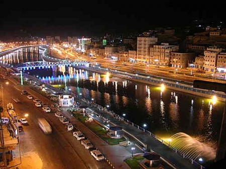 انفجارات عنيفة وتبادل مستمر لاطلاق النار في قلب المكلا بحضرموت
