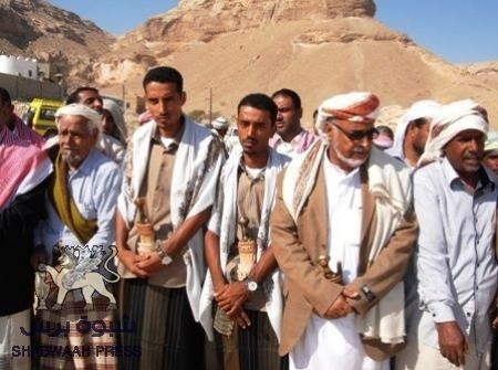 لأول مره الشيخ الجابري يشتبك بمكالمة هاتفية مع المخلوع ويغلق الهاتف في وجهه