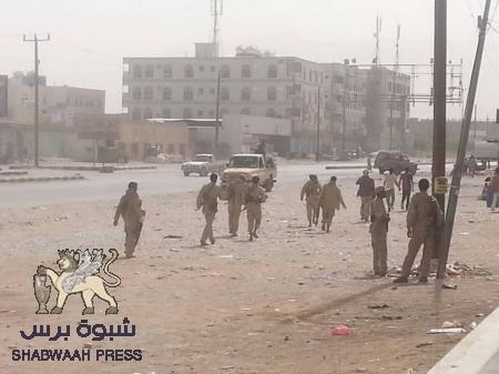 بعض الجنود اليمنيين غادروا عتق وتم اعتقالهم في أمعين