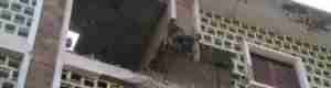 قصف عشوائي لمنازل المواطنين في عدن من قوات الغزو اليمني