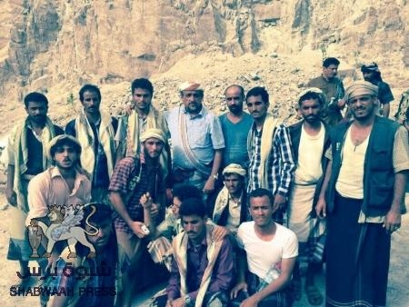 المقاومة الجنوبية في شبوه ترحل 14 أسيرا يمنيا الى وطنهم اليمني