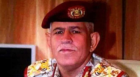 اللواء الحليلي قائد العسكرية الأولى يجدد العهد للشرعية الدستورية ويطالب بحقن دماء اليمنيين .