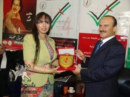 صالح يتهم قبائل حضرموت والإصلاح والقاعدة بتهديد الجيش