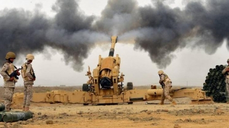 قوات سعودية تقصف تجمعات حوثية في عمق حدود اليمن