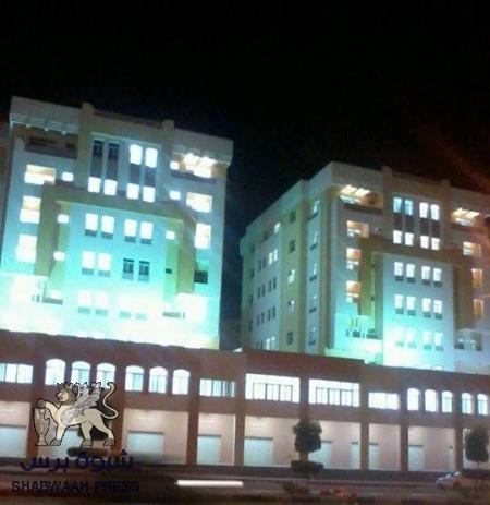 لماذا لا تفتح أبراج بن محفوظ أبوابها لنازحي عدن في المكلا