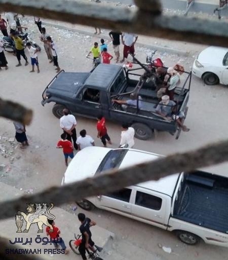 القاعدة في المكلا تصادر سيارتا قاضيان متقاعدان
