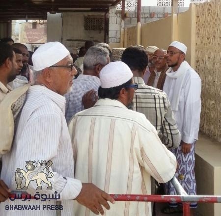 بمشاركة حشد من أبناء حضرموت: تشييع جثمان القيادي في حزب الرابطة محمد بازرعة إلى مثواه الأخير بمقبرة يعقوب بالمكلا