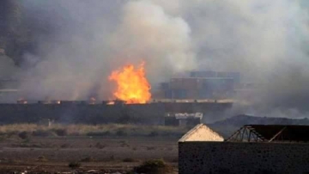 انفجارات ضخمة في العند وأنباء عن اقتحام وشيك للقاعدة الجوية