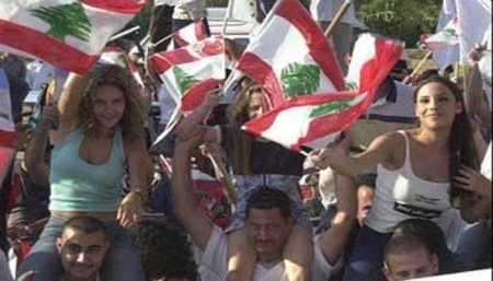 رئيس التحالف الدولي بفرنسا يستنكر قمع السلطات اللبنانية للمتظاهرين