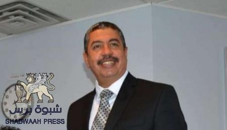 خالد بحاح يستخدم الوظيفة العامة لتكميم الأفواه