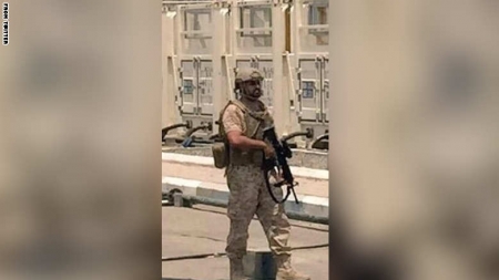 مغردون يتداولون صور نجل ولي عهد أبوظبي أثناء مشاركته مع قوات التحالف باليمن