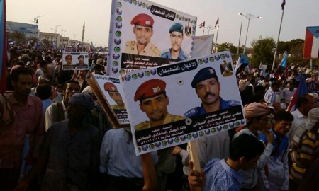 ألاف الجنوبيين  يحتشدون بخور مكسر لإحياء الذكرى  52  لثورة 14 اكتوبر