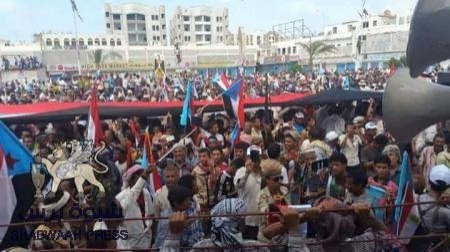 كاتب خليجي : محاولات اعادة دمج الجنوب مع الشمال اشبه بمن يحاول يائساً كسر ذراع التاريخ عنوةً واغتصاباً