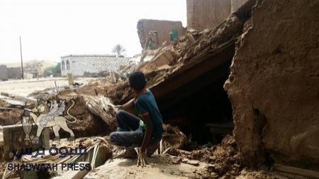 طفل يبكي على فقد منزله في جلعة بمحافظة شبوة وفقد عددا من اسرته ويحكي قصة مخيفة ومرعبة.