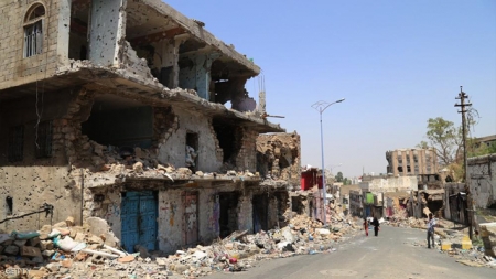 معارك عنيفة في بتعز.. وقصف حوثي للمدنيين