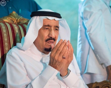 الملك سلمان: المملكة منذ إن بدأت الأزمة اليمنية حتى الآن تدعو إلى حل سياسي