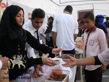 مؤسسة رحماء للتنمية في عدن تنفذ فعالية الطبق الخيري في مدارس الفقيد نجيب السلامي