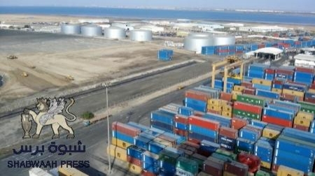 الجيش الوطني يتولى حراسة ميناء الحاويات بعد إستلامه من الشهيد الإدريسي