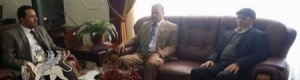 وزير النقل يزور السفارة اليمنية في الاردن لمعالجة قضايا نقل الجرحى والركاب :