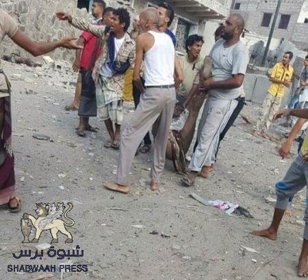 إعلامي خليجي يطالب بتطبيق نظام البطاقة الذكية في عدن لمواجهة الإرهاب في عدن