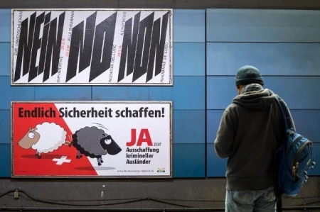 إنسانية المجتمع السويسري : بسلاح الديمقراطية السويسرية ترفض طرد المجرمين الأجانب من بلادهم