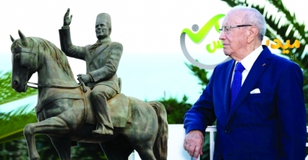 تمثال بورقيبة يعود إلى قلب تونس العاصمة