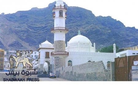 مسجد الامام العيدروس بعدن يقيم صلاة الغائب إلى روح محمد علي كلاي