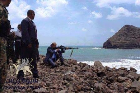 الرئيس هادي يرفض طلب الجنرال الاحمر إرسال قوات يمنية الى عدن