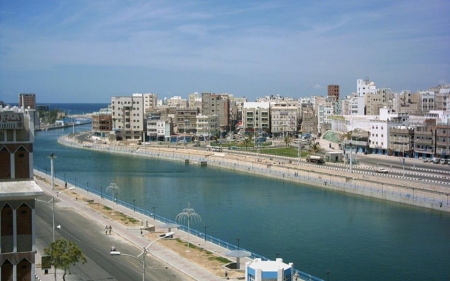 التحالف يسعى لتأمين مدينة المكلا من التنظيمات الإرهابية